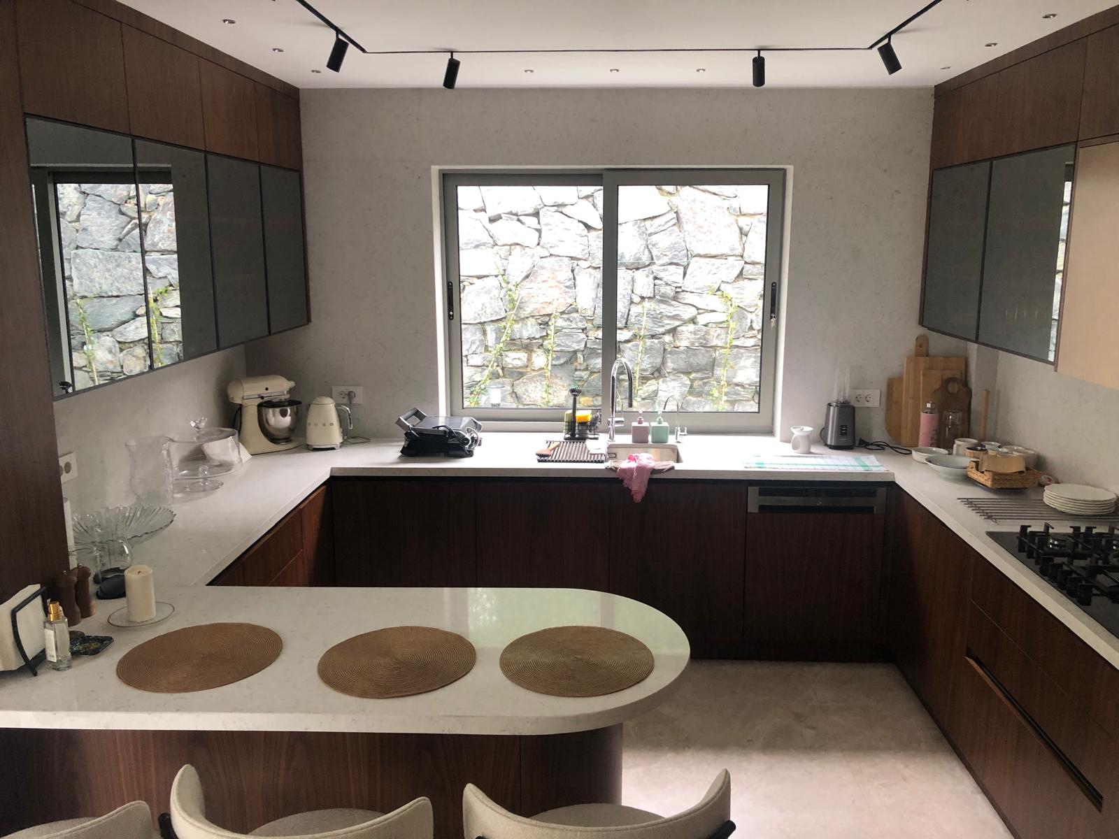 Bahçeşehir villa mutfağının öncesi ve sonrası dönüşüm sunumu - 2